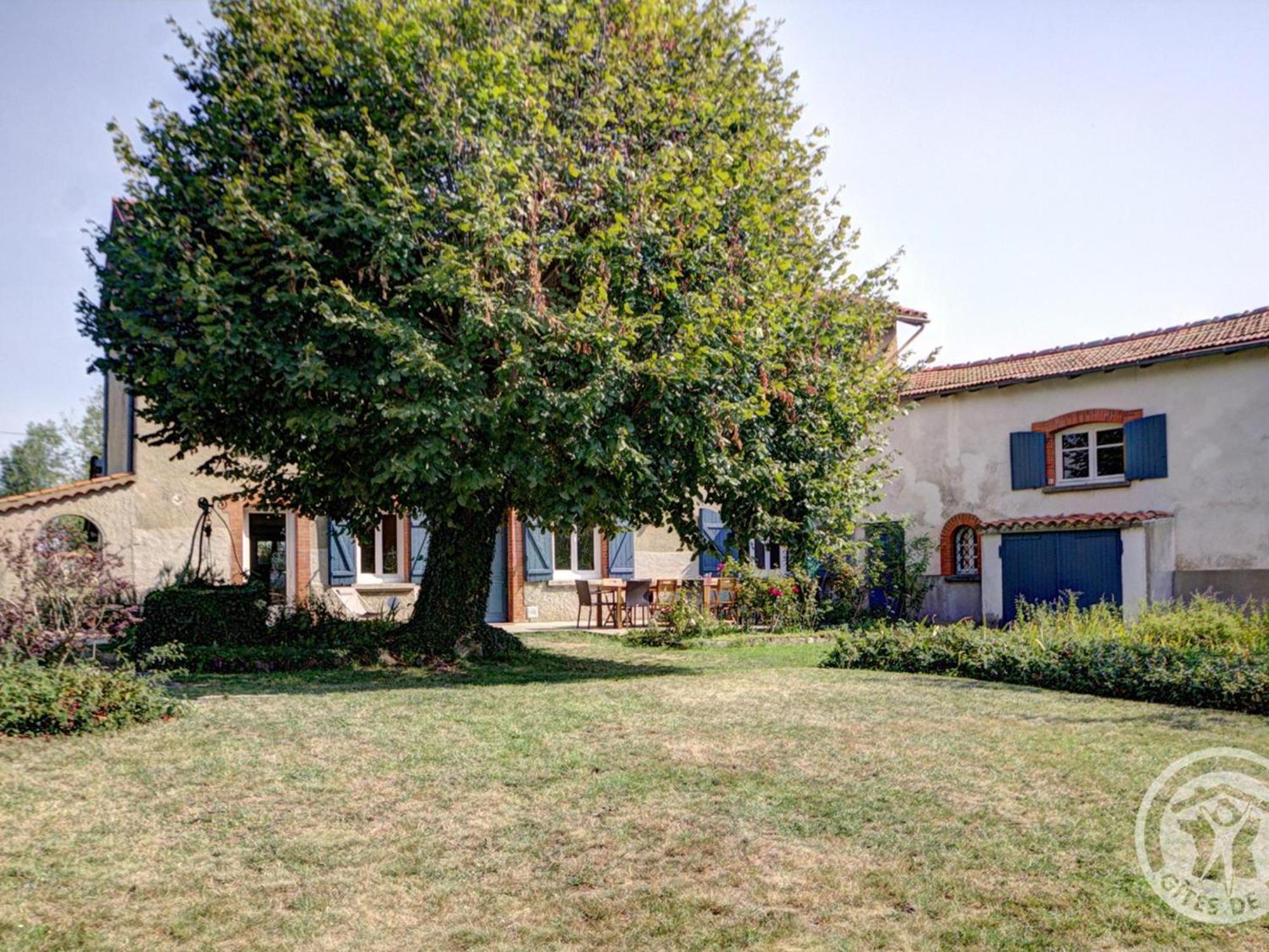 Gite Spacieux Avec Jardin Arbore Et Jeux Enfants, A Proximite De St-Etienne Et Lyon - Fr-1-496-147 Montchal Exteriér fotografie